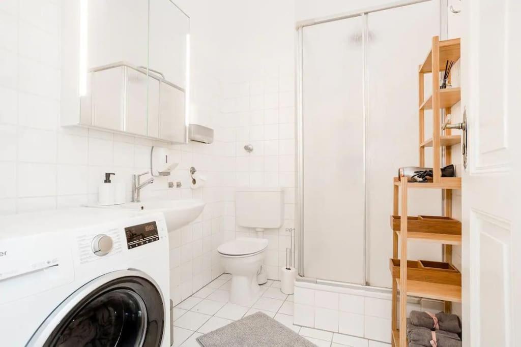 Newly Furnished Apartment For Up To 6 People ベルリン エクステリア 写真